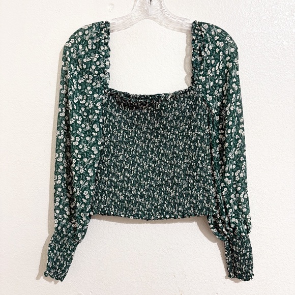 Reformation Pinto Long Puff Sleeve Smocked‎ Top in Parsley Green & White Floral - Picture 6 of 10